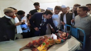 শিবপুরে গুলিবিদ্ধ মাদ্রাসা ছাত্রীর পড়াশোনার দায়িত্ব নিলেন মনজুর এলাহী