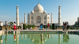 ৭৪০ রুপিতে তাজমহল ভ্ৰমনের সুযোগ !