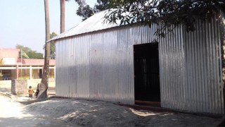 প্রাথমিক বিদ্যালয়ের জমি দখল করে ক্লাব  নির্মাণ! প্রাথমিক বিদ্যালয়ের জমি দখল করে ক্লাব  নির্মাণ!