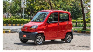 কম মূল্যে বাজাজের প্রাইভেট কার “কিউট”