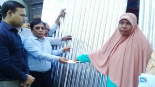 শিবপুরে দুস্থদের মাঝে ঢেউটিন বিতরণ শিবপুরে দুস্থদের মাঝে ঢেউটিন বিতরণ