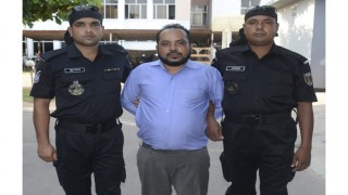 ডায়াগনোস্টিক থেকে ভুয়া ডাক্তার গ্রেফতার ডায়াগনোস্টিক থেকে ভুয়া ডাক্তার গ্রেফতার