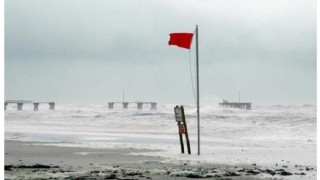 সমুদ্র বন্দরগুলোতে ৩ নম্বর সতর্ক সংকেত সমুদ্র বন্দরগুলোতে ৩ নম্বর সতর্ক সংকেত