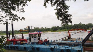 সীমানা নির্ধারণ জটিলতা: বেলাবতে আড়িয়াল খাঁ নদের খনন কাজ বন্ধ