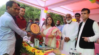 জাতীয়ভাবে শ্রেষ্ঠ পুরষ্কারে ভূষিত হওয়ায় আইনজীবীকে সংবর্ধনা