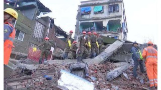 মুম্বাইয়ে চারতলা ভবন ধসে ২ জন নিহত, চাপা পড়ে আছেন অন্তত ১৫ জন