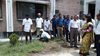 ডেঙ্গু নির্মূলে নরসিংদীতে একযোগে পরিচ্ছন্নতা অভিযান শুরু