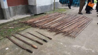 চরাঞ্চলের আলোকবালীতে বিপুল পরিমান ককটেল, টেঁটা ও রামদা উদ্ধার