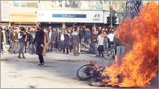 তেলের মূল্যবৃদ্ধির প্রতিবাদে ইরানে গণবিক্ষোভ; নিহত দুই শতাধিক