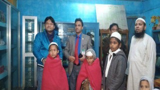 নরসিংদীতে শীতার্ত মাদ্রাসা শিক্ষার্থীদের মাঝে কম্বল বিতরণ