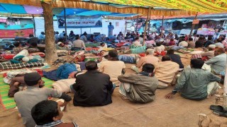 নরসিংদীর ইউএমসি জুটমিলে দ্বিতীয় দিনেও আমরণ অনশন