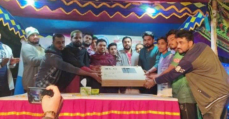 হাতিরদিয়ায় ব্যাডমিন্টন ফাইনাল টুর্ণামেন্ট অনুষ্ঠিত হাতিরদিয়ায় ব্যাডমিন্টন ফাইনাল টুর্ণামেন্ট অনুষ্ঠিত