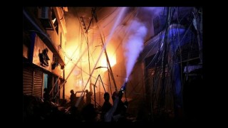 বিদেশি গণমাধ্যমে চকবাজারের অগ্নিকাণ্ডের খবর বিদেশি গণমাধ্যমে চকবাজারের অগ্নিকাণ্ডের খবর