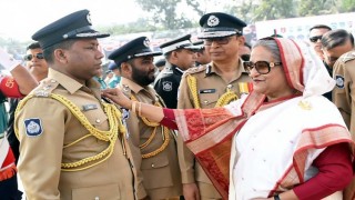 কাজের স্বীকৃতি পেলেন নরসিংদীর পুলিশ সুপারসহ তিন পুলিশ