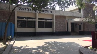 বই ও আসন সংকটে নরসিংদী সরকারি গণগ্রন্থাগার বই ও আসন সংকটে নরসিংদী সরকারি গণগ্রন্থাগার