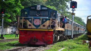 ঘোড়াশালে কালনী ট্রেনের ইঞ্জিন বিকল:  আড়াই ঘন্টা পর ট্রেন চলাচল শুরু