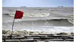 তিন বন্দরে ৩ নম্বর সতর্ক সংকেত জারি তিন বন্দরে ৩ নম্বর সতর্ক সংকেত জারি