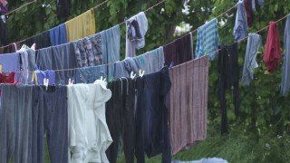 জেনে নিন বর্ষাকালে কাপড়ের যত্ন সম্পর্কে