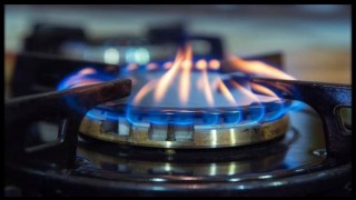 গ্যাসের দাম বৃদ্ধির সিদ্ধান্ত দেশবাসীর কাছে ‘মড়ার ওপর খাঁড়ার ঘা’