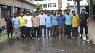 মহাসড়কে যাত্রী হয়রানি ও চাঁদাবাজির অভিযোগে ১৯ জন গ্রেপ্তার মহাসড়কে যাত্রী হয়রানি ও চাঁদাবাজির অভিযোগে ১৯ জন গ্রেপ্তার