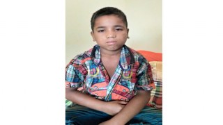 ঠিকানা বলতে পারছে না এই শিশুটি ঠিকানা বলতে পারছে না এই শিশুটি