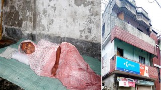 পলাশে ছেলের অট্টালিকায় ঠাই হলো না বৃদ্ধ মায়ের!
