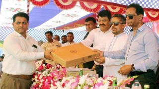 পলাশে মেধাবী শিক্ষার্থীদের সংবর্ধনা ও উপকরণ বিতরণ পলাশে মেধাবী শিক্ষার্থীদের সংবর্ধনা ও উপকরণ বিতরণ