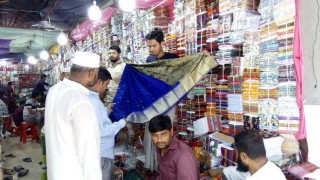 ঈদের কাপড় বেচাকেনায় সরগরম শেখের চর-বাবুরহাট