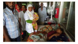 প্রেমিকের বাড়ীতে অবস্থান নেয়া প্রেমিকার সন্তান প্রসব প্রেমিকের বাড়ীতে অবস্থান নেয়া প্রেমিকার সন্তান প্রসব