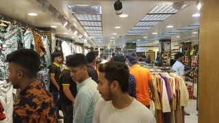 নরসিংদীতে জমে উঠেছে ঈদের কেনাকাটা