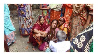 পীরের বাড়ি থেকে ফেরার পথে দুই মোটরসাইকেল আরোহীকে গলা কেটে হত্যা পীরের বাড়ি থেকে ফেরার পথে দুই মোটরসাইকেল আরোহীকে গলা কেটে হত্যা