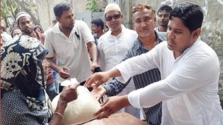 ঘোড়াশালে জুটমিল শ্রমিকদের পাশে দাড়ালেন যুবলীগ নেতা ঘোড়াশালে জুটমিল শ্রমিকদের পাশে দাড়ালেন যুবলীগ নেতা