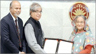 আইটিইউ টেলিকম ওয়ার্ল্ড পুরস্কার গ্রহণ করলেন প্রধানমন্ত্রী