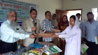 শিবপুরে ৫১ মেধাবী শিক্ষার্থীকে স্মৃতিবৃত্তি প্রদান শিবপুরে ৫১ মেধাবী শিক্ষার্থীকে স্মৃতিবৃত্তি প্রদান