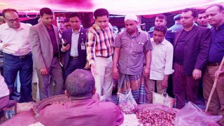 নরসিংদীর পুটিয়া ও পাঁচদোনায় বাজার মনিটরিং বোর্ডের অভিযান