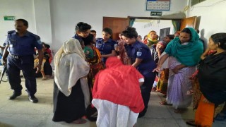 শিবপুরে কথিত বন্দুকযুদ্ধে ১ ডাকাত নিহত, ৩ পুলিশ আহত শিবপুরে কথিত বন্দুকযুদ্ধে ১ ডাকাত নিহত, ৩ পুলিশ আহত