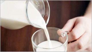 ভেজাল দুধ চেনার উপায়