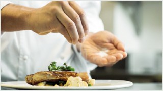 অকালমৃত্যু ডেকে আনছে যেসব খাবার