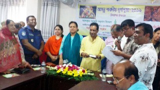 পলাশে ৬৪ টি পূজামন্ডপে অনুদান বিতরণ পলাশে ৬৪ টি পূজামন্ডপে অনুদান বিতরণ