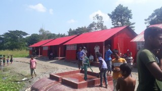 শিবপুরের নতুন গুচ্ছগ্রামে ৮ পরিবার পেল বাড়ি শিবপুরের নতুন গুচ্ছগ্রামে ৮ পরিবার পেল বাড়ি