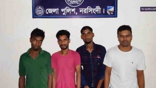 নরসিংদীতে চলন্ত বাসে যাত্রী অপহরণ ও মুক্তিপণ দাবি: গ্রেফতার ৪