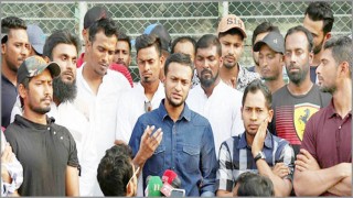 ক্রিকেটাররা অপেক্ষমান বিসিবি কর্মকর্তাদের সঙ্গে সমঝোতায় বসছেন না !