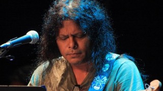 আইয়ুব বাচ্চুর প্রতি শ্রদ্ধায় জন্মদিন পালন করেননি জেমস