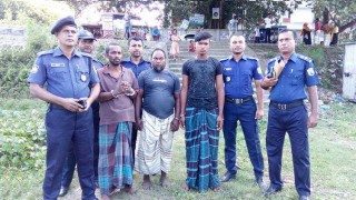 নরসিংদীর মেঘনা নদীতে তিন জেলেকে অর্থদণ্ড, ১১৫ মিটার কারেন্ট জাল জব্দ