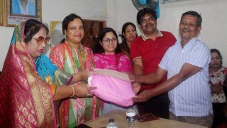 জিনারদীতে পূজামন্ডপে অর্থ ও পোশাক বিতরণ জিনারদীতে পূজামন্ডপে অর্থ ও পোশাক বিতরণ