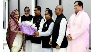 অধিবেশন শেষে দেশে ফিরলেন প্রধানমন্ত্রী অধিবেশন শেষে দেশে ফিরলেন প্রধানমন্ত্রী