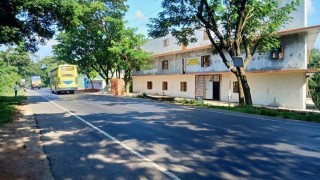 নরসিংদীতে মহাসড়কের পাশে অবৈধ স্থাপনা তৈরির হিড়িক