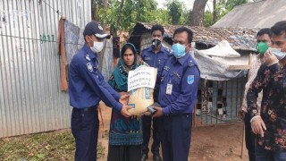 ঘোড়াশালে পুলিশের উদ্যোগে কর্মহীন পরিবারে খাদ্যসামগ্রী বিতরণ ঘোড়াশালে পুলিশের উদ্যোগে কর্মহীন পরিবারে খাদ্যসামগ্রী বিতরণ