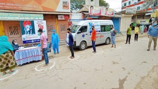 নরসিংদীতে স্বাস্থ্যসেবা দিচ্ছে পুলিশের ভ্রাম্যমান মেডিকেল টিম