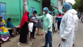 মাধবদীতে কর্মহীন মানুষের মধ্যে খাদ্যসামগ্রী বিতরণ মাধবদীতে কর্মহীন মানুষের মধ্যে খাদ্যসামগ্রী বিতরণ